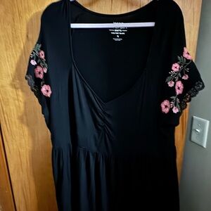 Black tunic top - very stretchy 4x